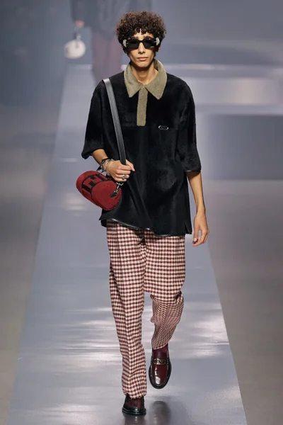 Look 12